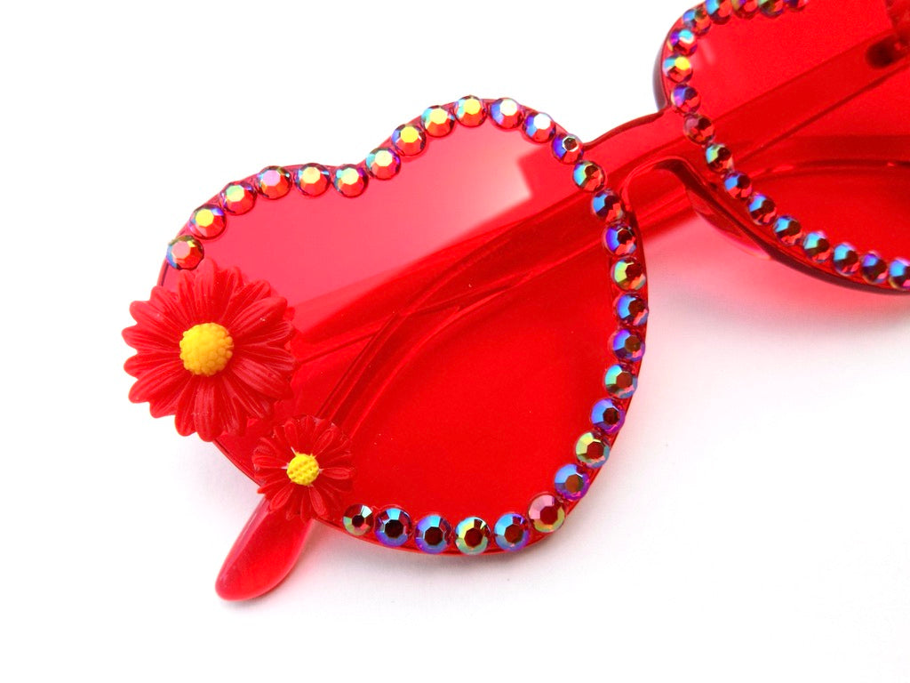 Billy Strings "Red Daisy" heart-shaped glasses