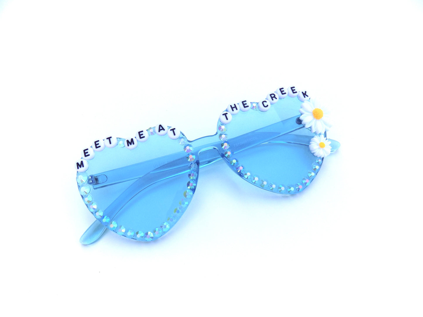 Billy Strings MEET ME AT THE CREEK heart-shaped sunnies