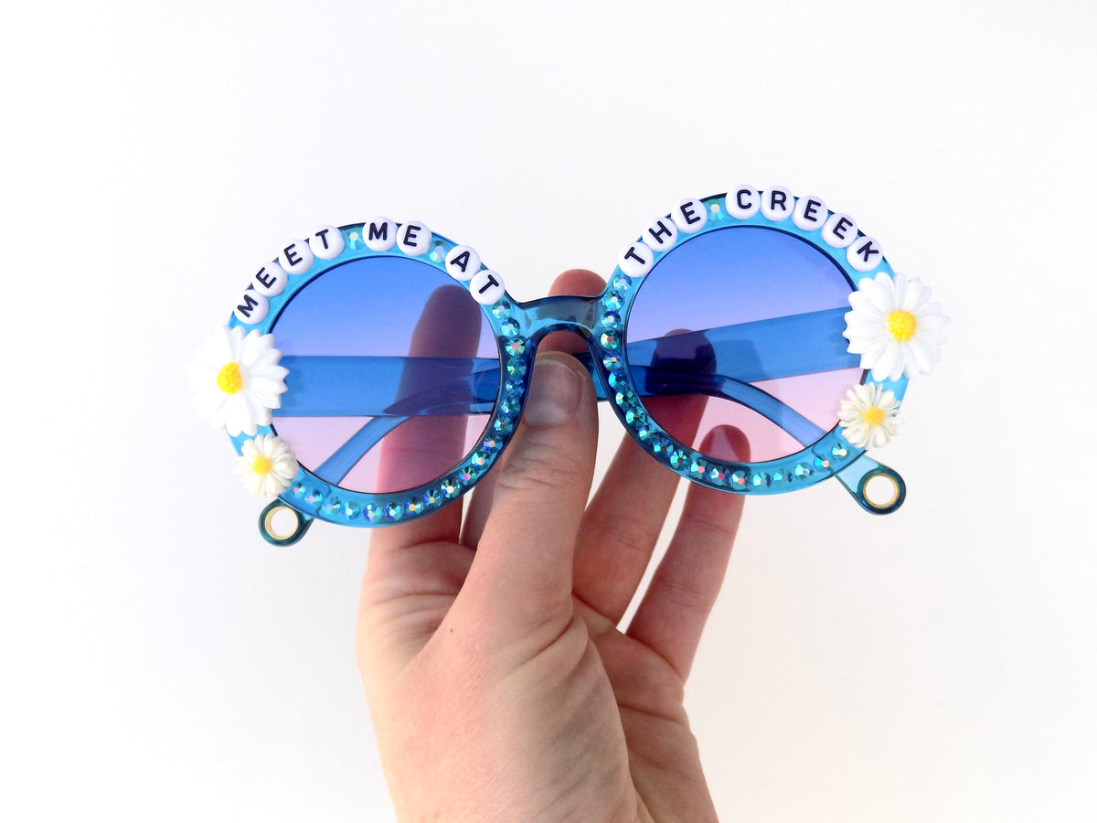 Billy Strings MEET ME AT THE CREEK round plastic sunnies
