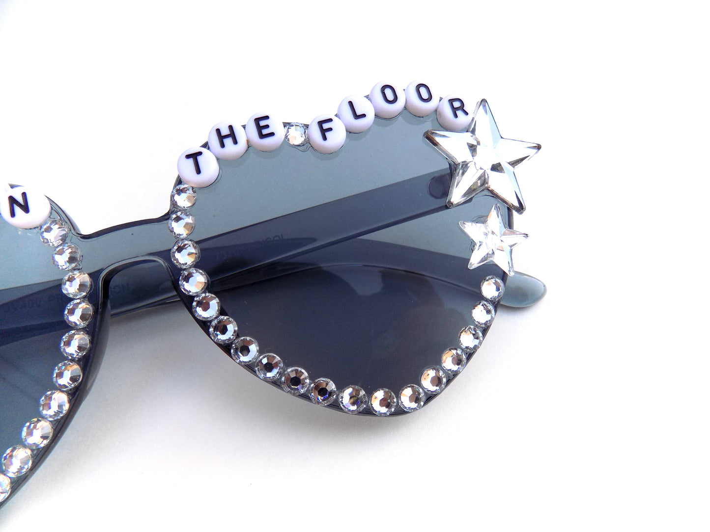 Taylor Swift GLITTER ON THE FLOOR heart-shaped sunnies