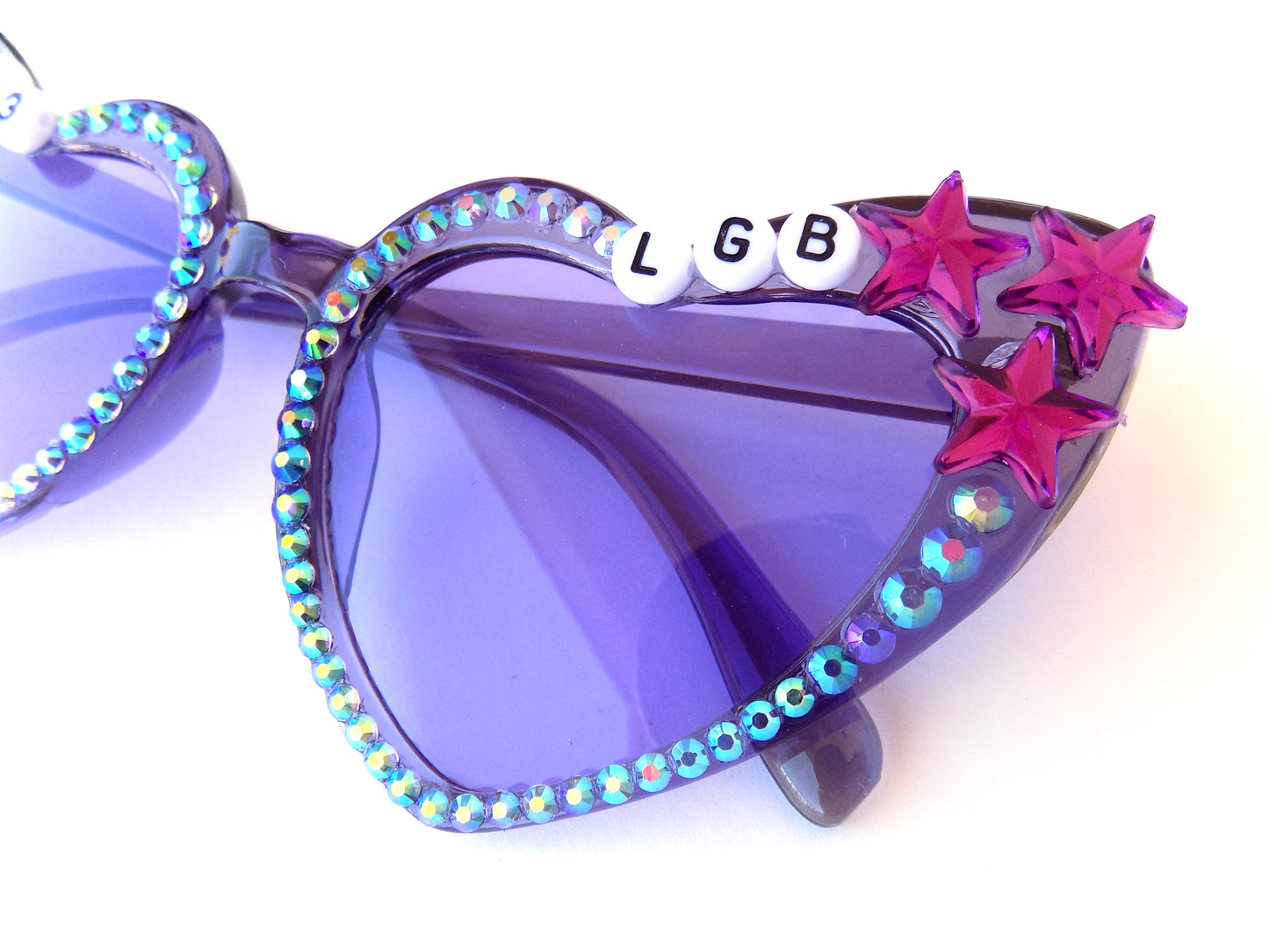 Taylor Swift - "123 LGB" heart-shaped cat eye sunnies