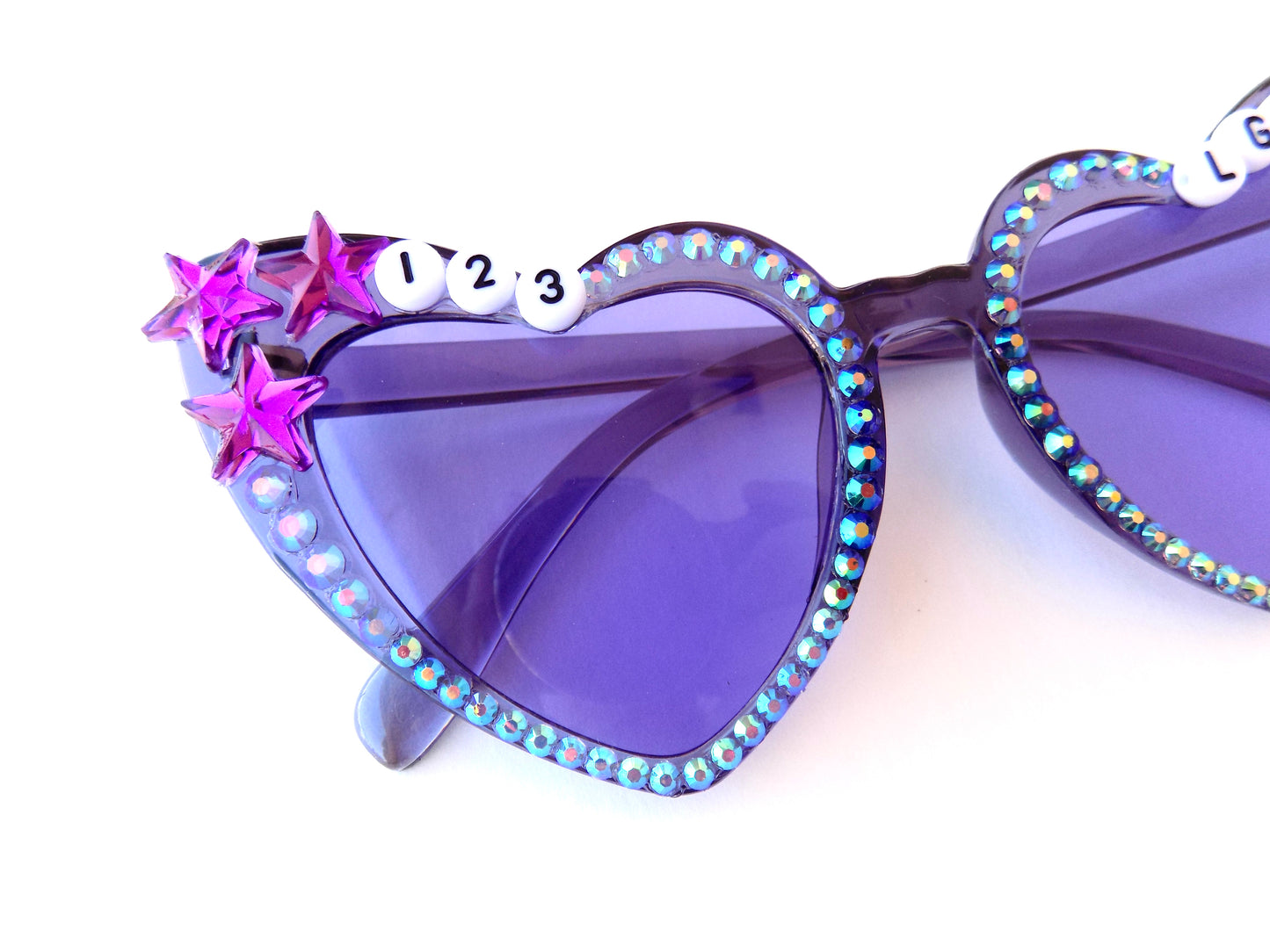 Taylor Swift - "123 LGB" heart-shaped cat eye sunnies