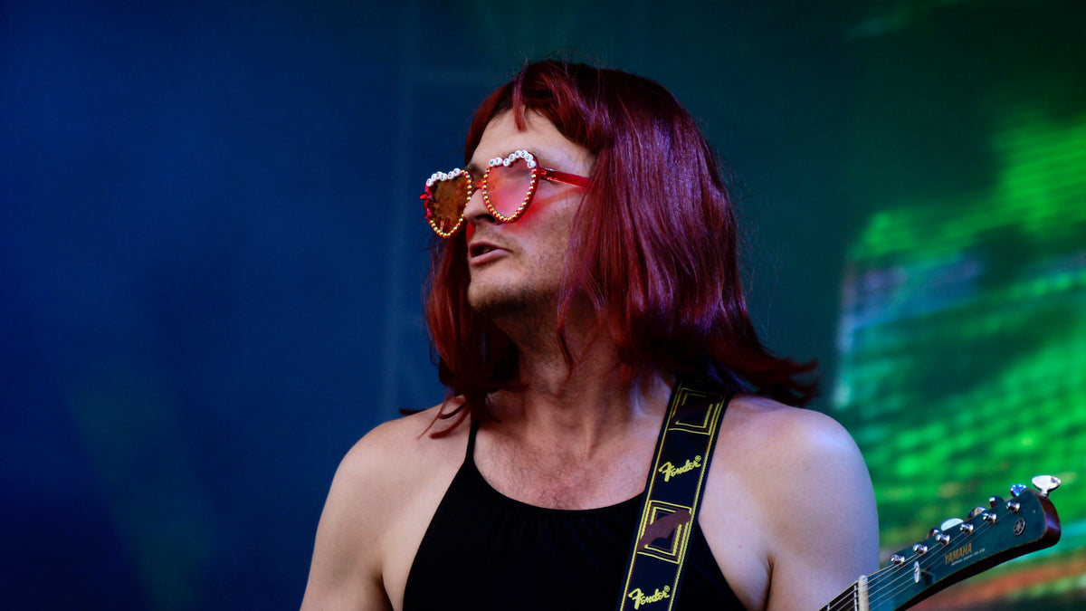 Billy Strings FIRE ON MY TONGUE red heart-shaped sunnies